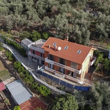 Agriturismo La Rocca Farm stay San Bartolomeo Al Mare